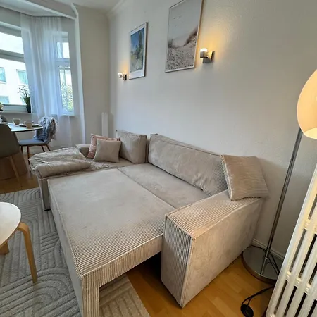 2 - Stilvoller Altbau Im Herzen Kiels *