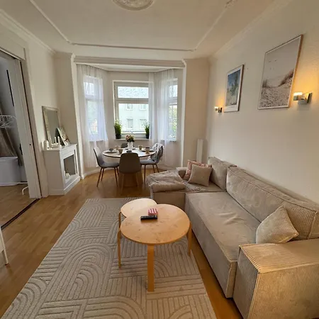 2 - Stilvoller Altbau Im Herzen Kiels