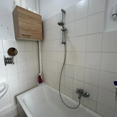 2 - Stilvoller Altbau Im Herzen Kiels קיל