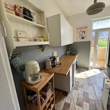 2 - Stilvoller Altbau Im Herzen Kiels *